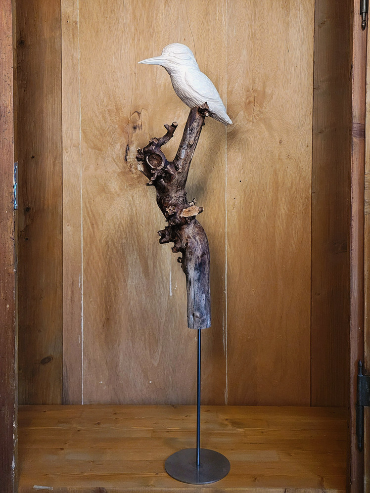 Holzschnitzerei_Erne_Eisvogel auf Birnenbaumast